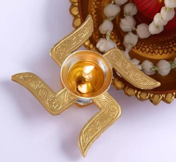 Brass Swastik Diya – Auspicious Traditional Oil Lamp for Pooja & Home Décor