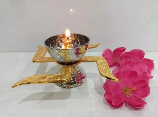 Brass Swastik Diya – Auspicious Traditional Oil Lamp for Pooja & Home Décor